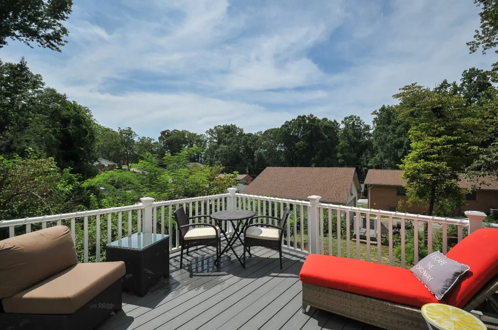 733c2438 6851 4991 a665 f3356482f029