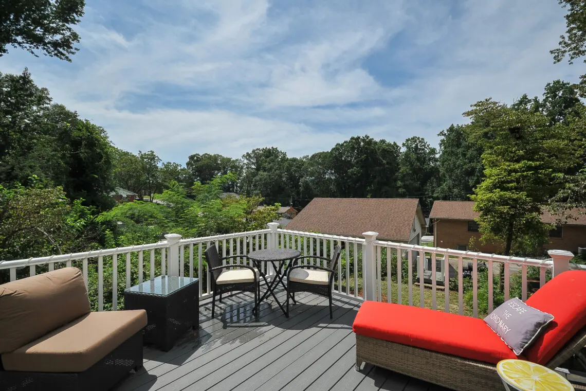 733c2438 6851 4991 a665 f3356482f029