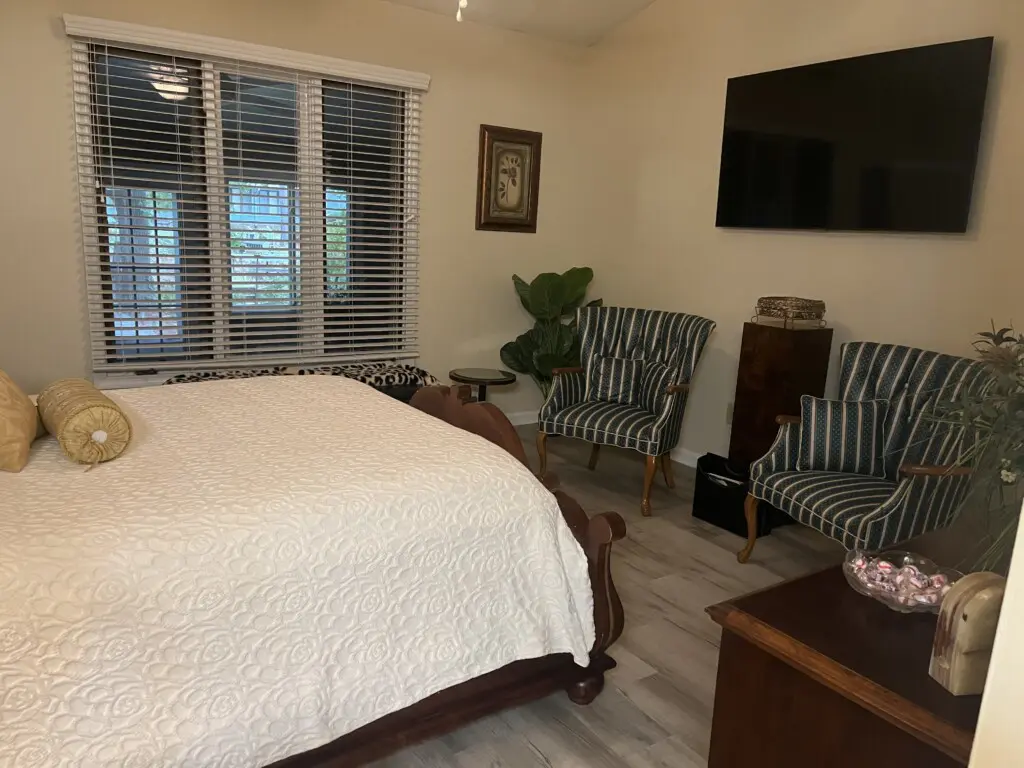 e8fa9170 8819 46b3 82b3 47d06683086d