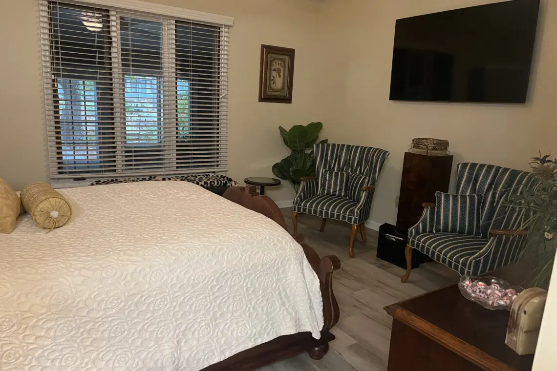 e8fa9170 8819 46b3 82b3 47d06683086d