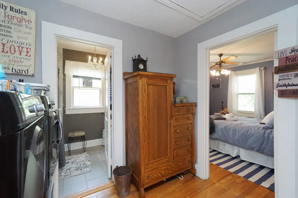 f5d70a81 24d1 46db b759 712a8616844a