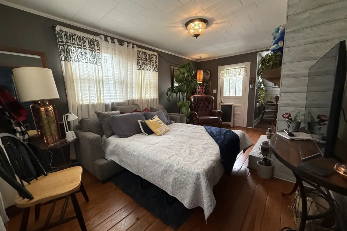 9f5df5e5 82fb 45c0 9a89 84d684e16174