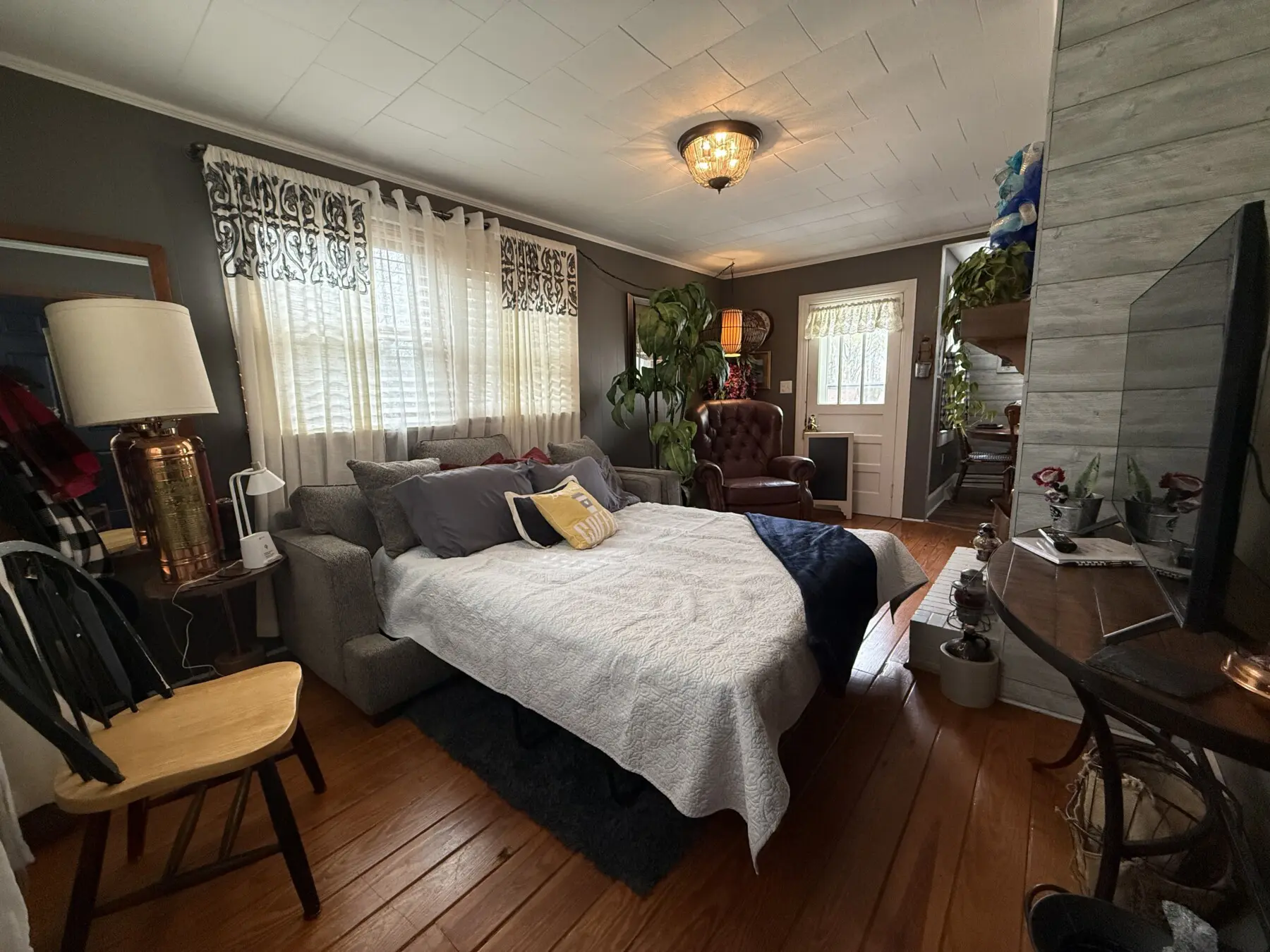 9f5df5e5 82fb 45c0 9a89 84d684e16174