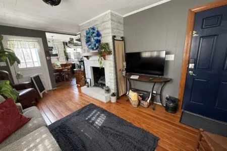 e0019b4c 5c70 4c03 bd94 913831f34b33